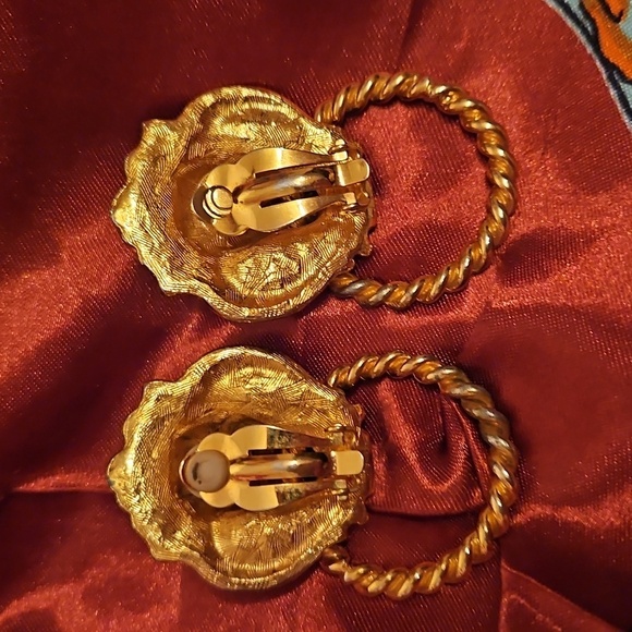 Vintage Gold Lion Head Earrings with Braided Ring and Copper Accents Clip ons - Picture 4 of 10